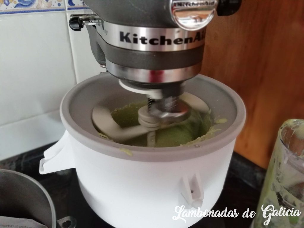 helado de aguacate y plátano