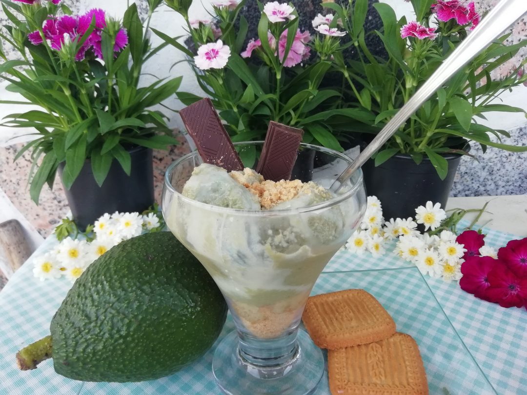helado de aguacate y plátano