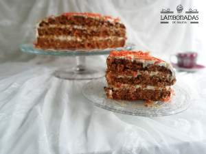 tarta de zanahoria recubierta de queso