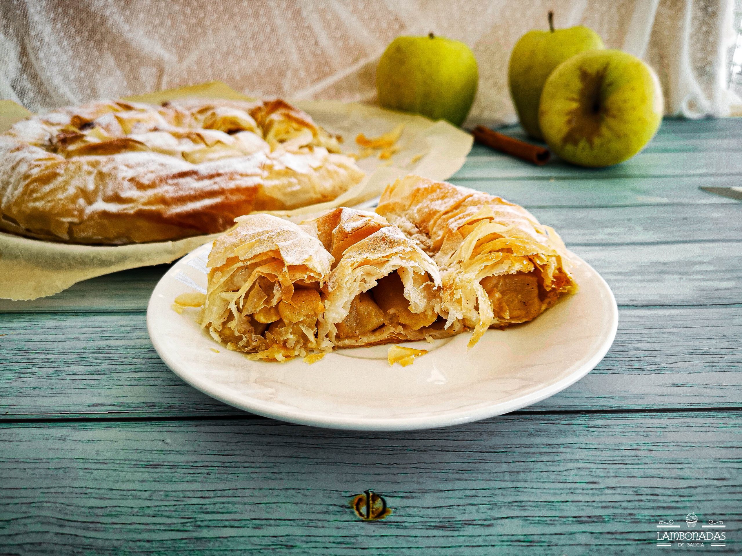 tarta de manzana crujiente o strudel