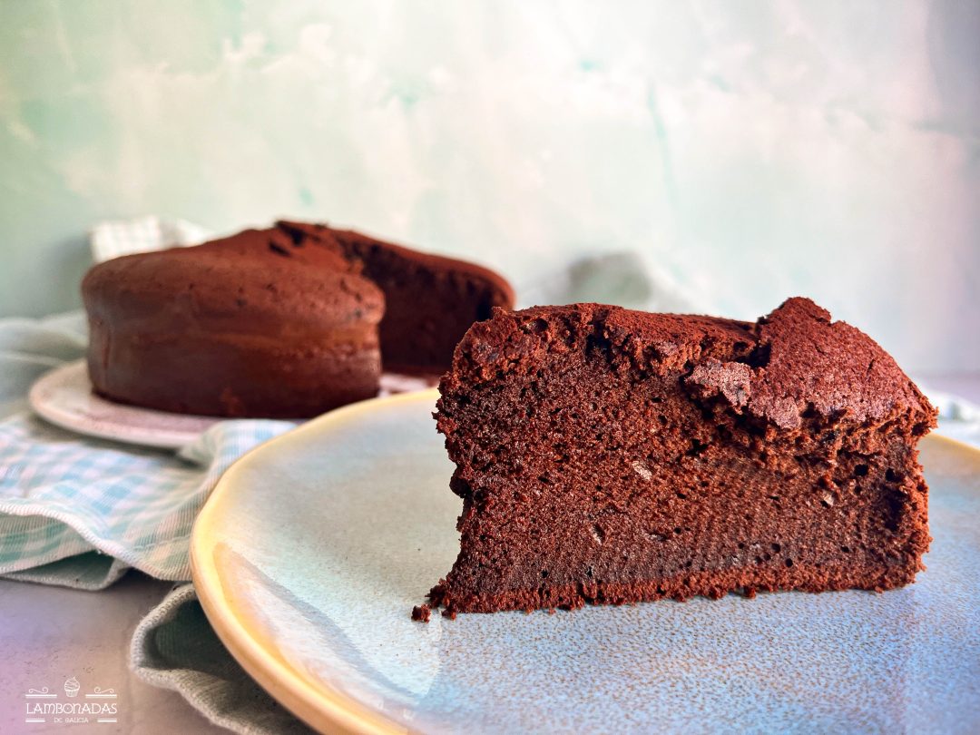 Bizcocho de chocolate caliente