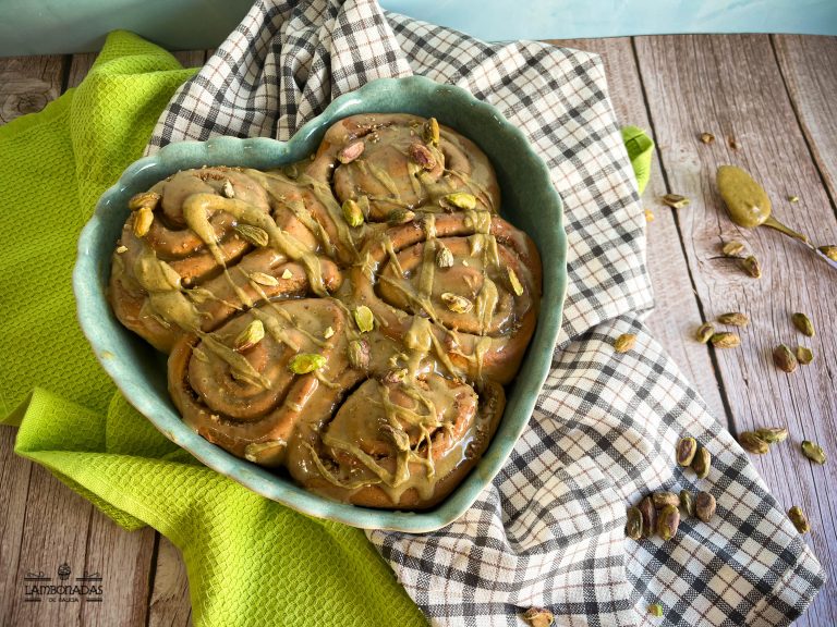 cinnamon roll pistacho rollito de canela sabor pistacho