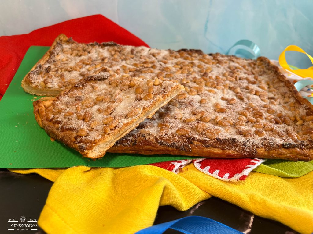 coca de llardons o chicharrones