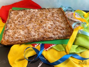 coca de chicharrones o llardons